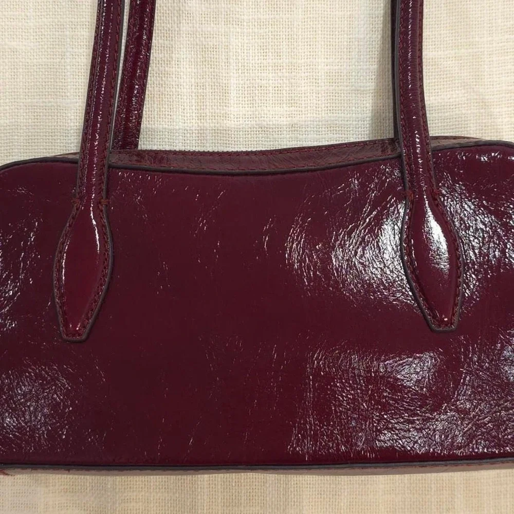 Madewell Textured Patent Leather Shoulder Bag - Picture 5 of 8